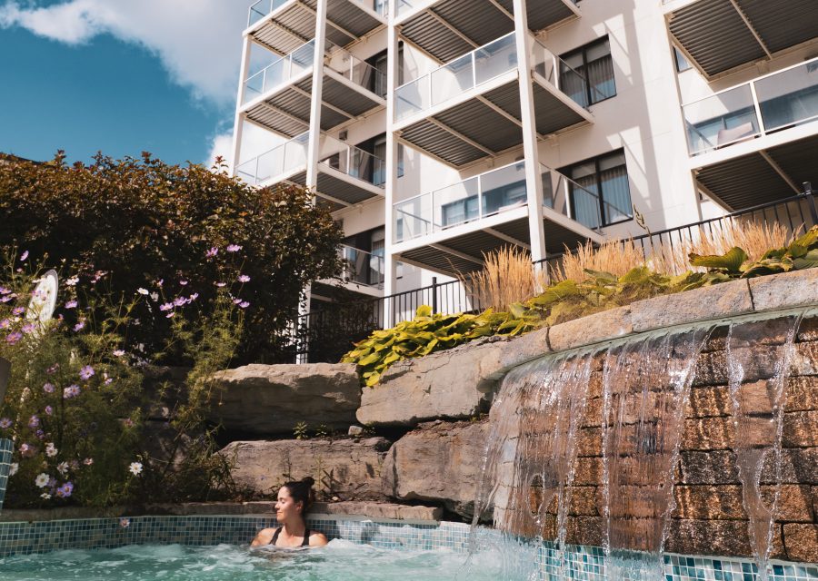 Personne dans les spas d'Estérel Resort en automne