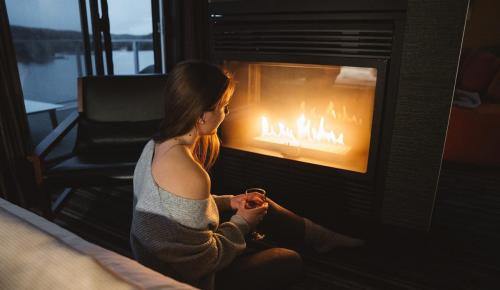 fille-foyer-hiver-automne